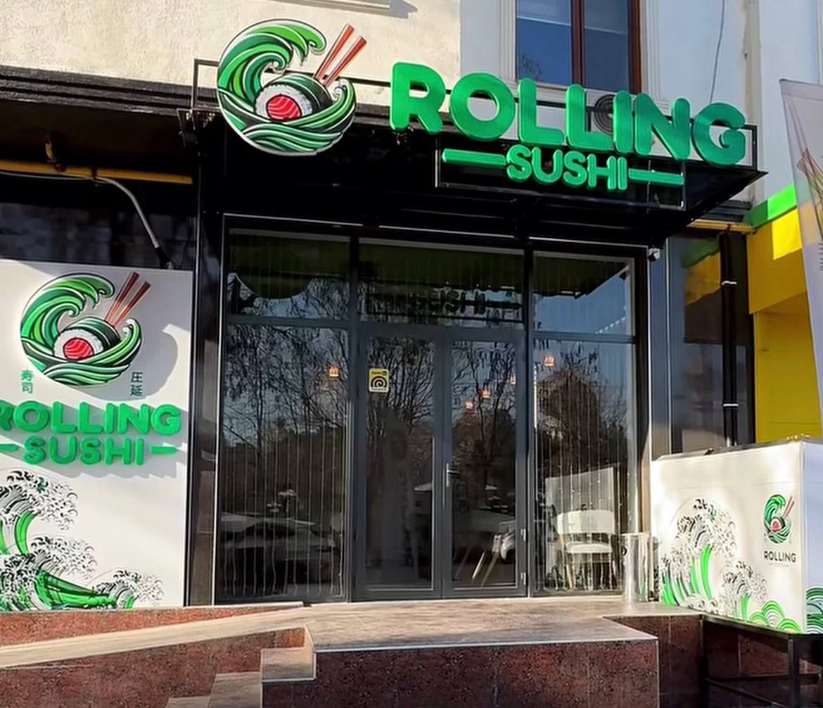 Фасадная вывеска Rolling Sushi